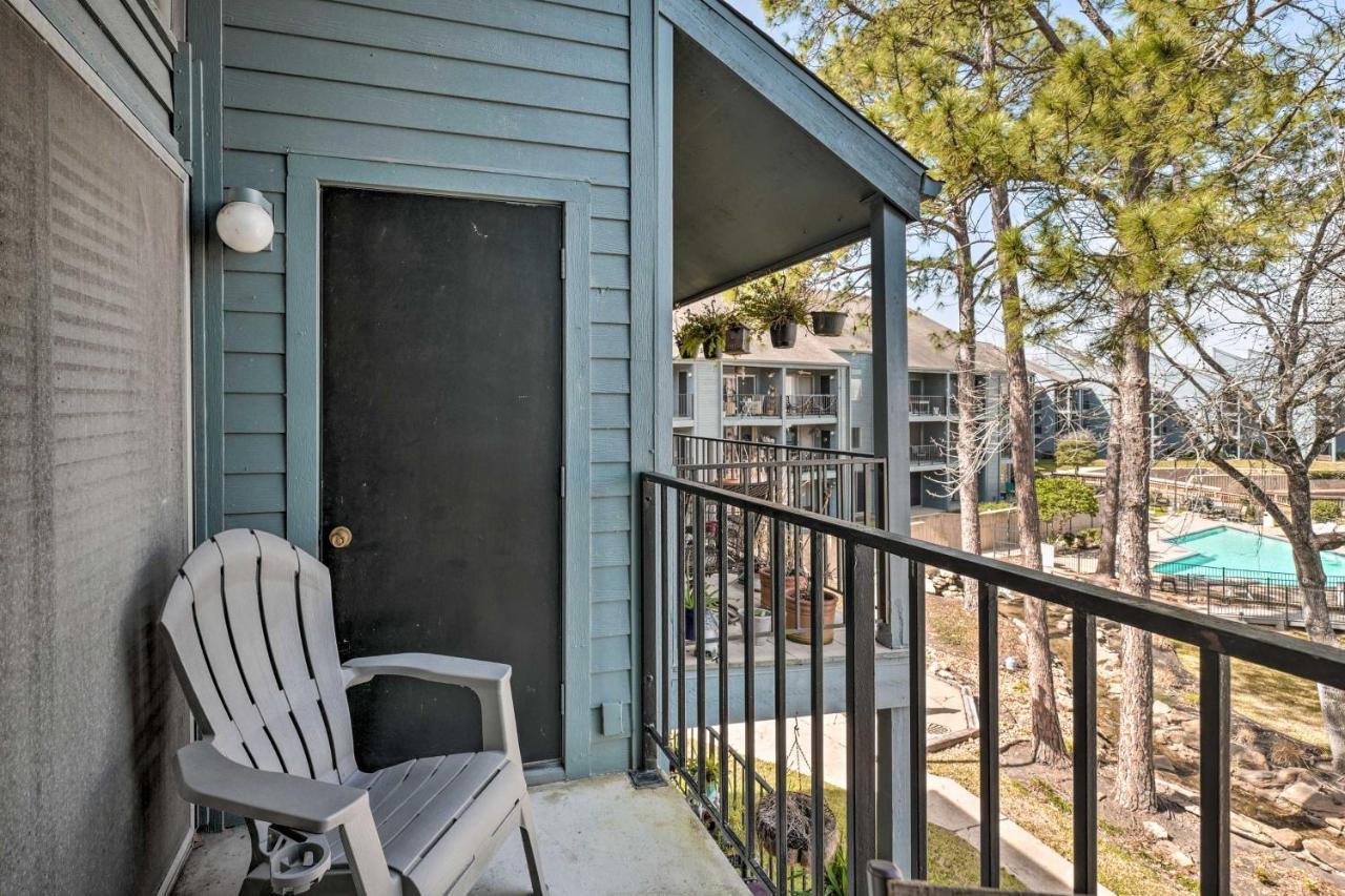 Idyllic Montgomery Condo With Pool And Lake View! מראה חיצוני תמונה