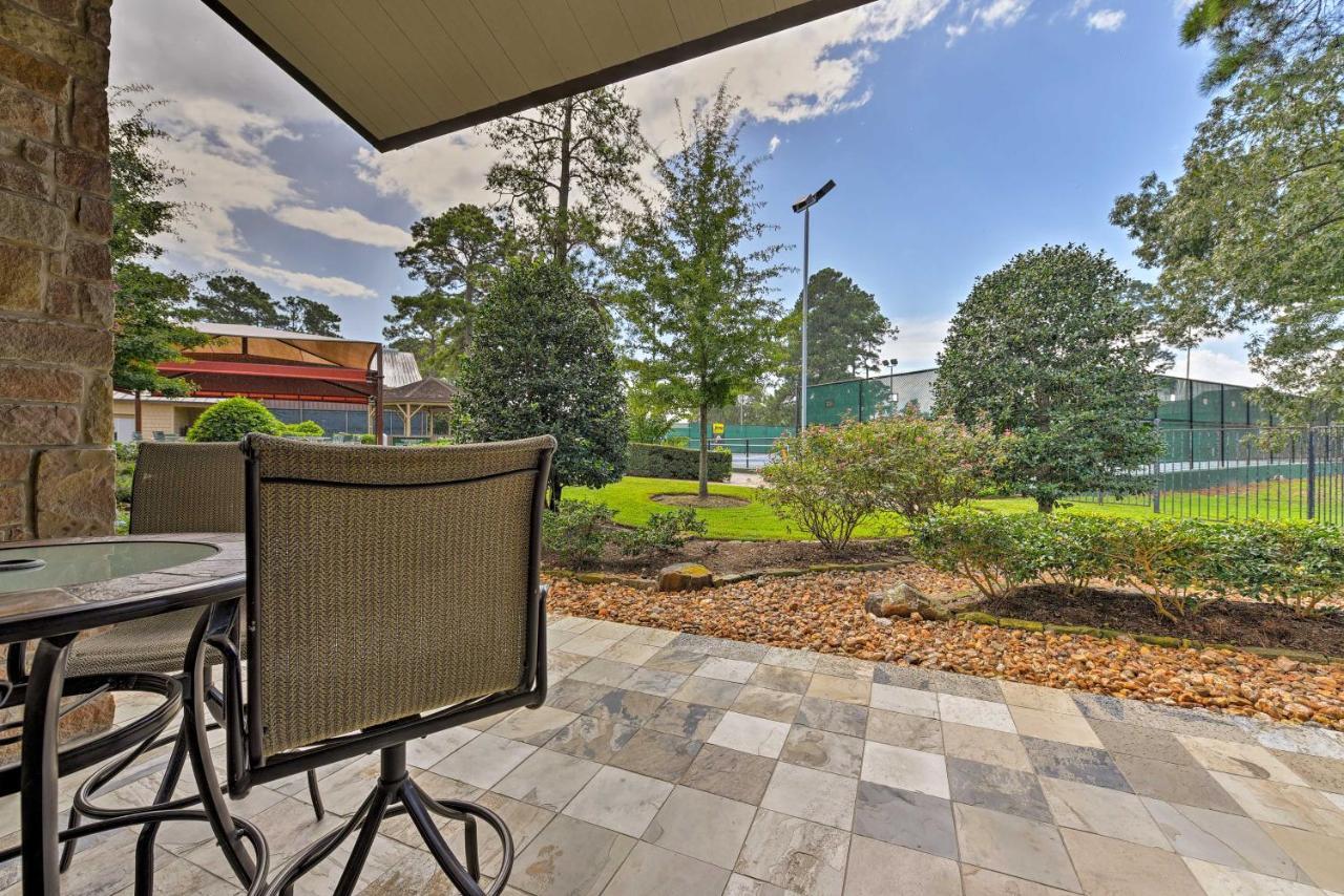 Idyllic Montgomery Condo With Pool And Lake View! מראה חיצוני תמונה