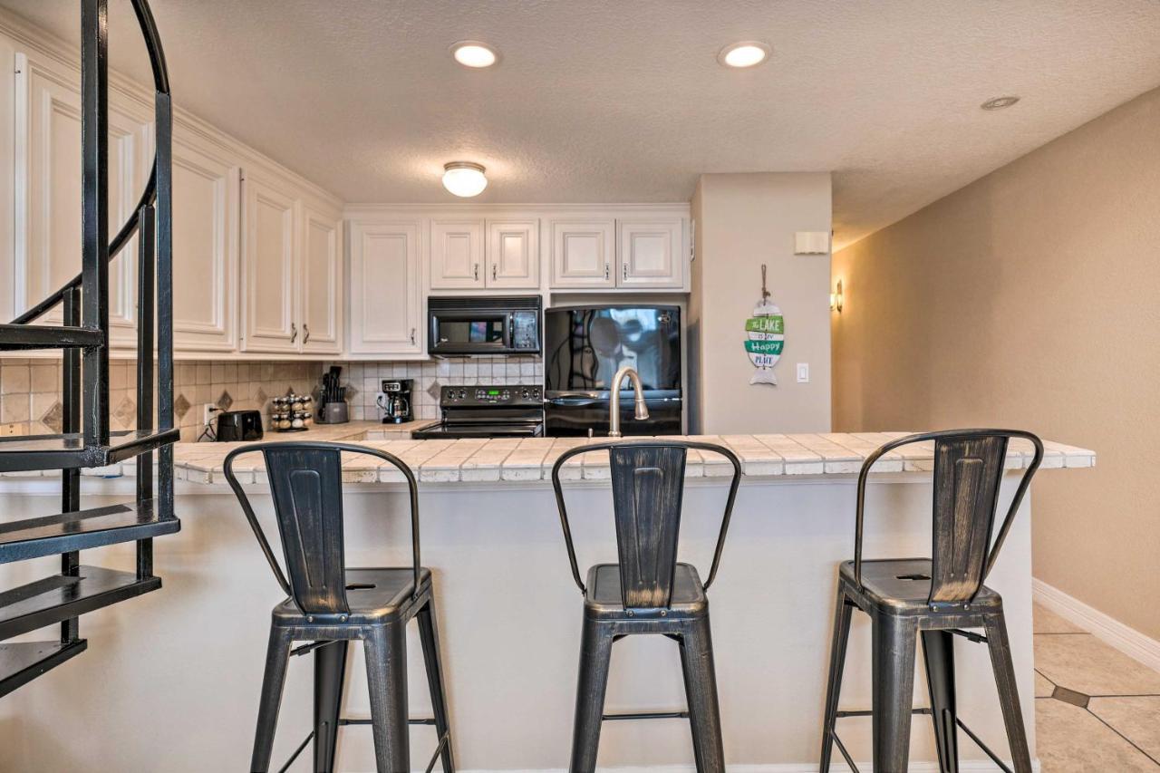 Idyllic Montgomery Condo With Pool And Lake View! מראה חיצוני תמונה