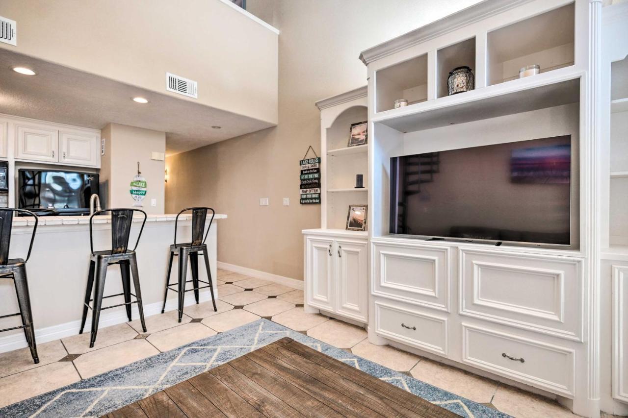 Idyllic Montgomery Condo With Pool And Lake View! מראה חיצוני תמונה